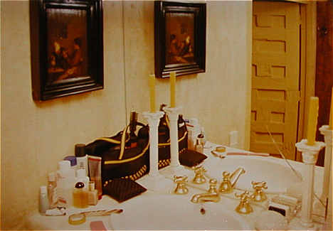 The Bathroom in Cuenca